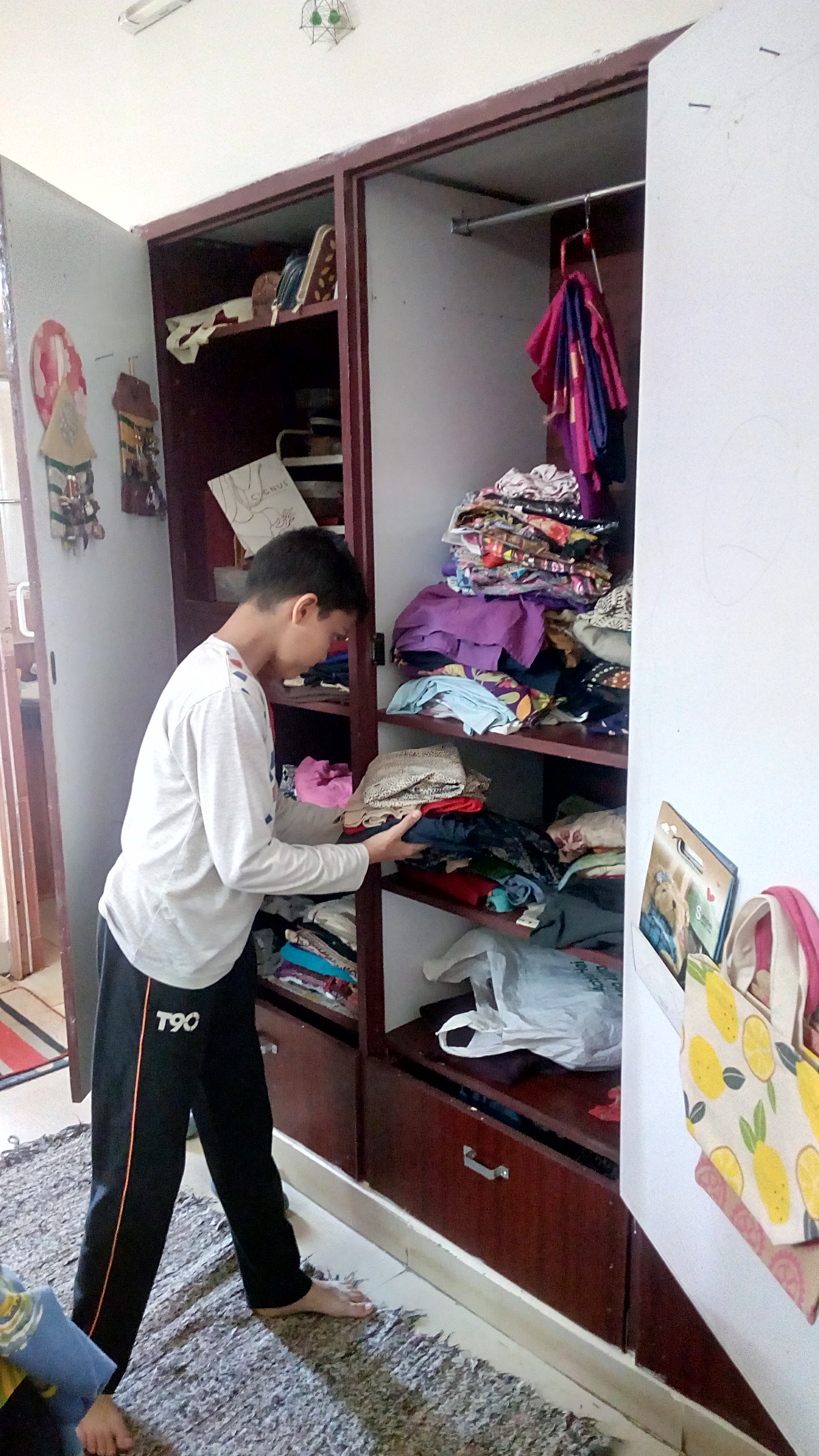 SonDay cleaning my wardrobe